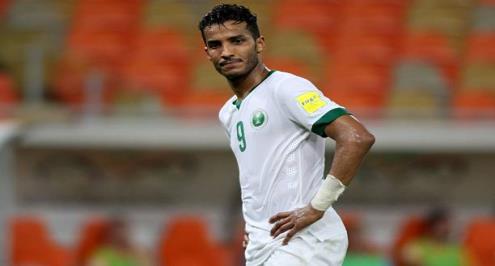 من أغلى لاعب سعودي لعقد مدته 4 مباريات.. ماذا حدث لنايف هزازي؟